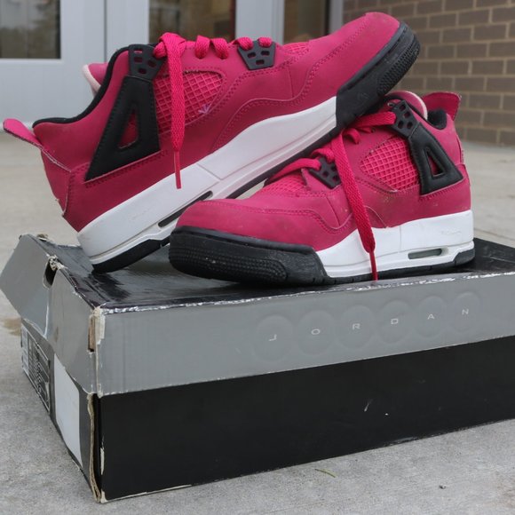 Air Jordan “Voltage Cherry” Valentines Day 2012 Release size